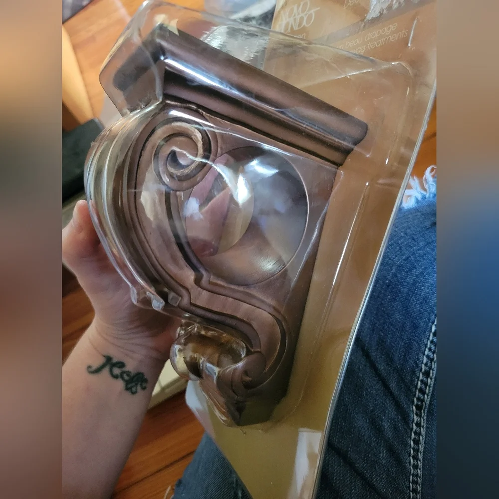 Nwt NIP decorative drapery curtain sconce set x2 corbel